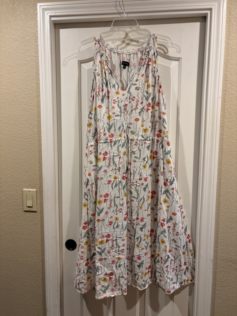 Well worn Floral Tie-Waist Sundress - White with Pink & Yellow Flowers size L - Picture 4 of 6